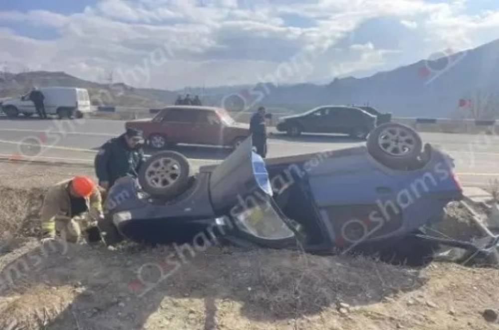 Վայոց ձորում բախվել են «Hyundai Elantra»-ն ու «Opel Astra»-ն. վերջինը գլխիվայր հայտնվել է առվակում