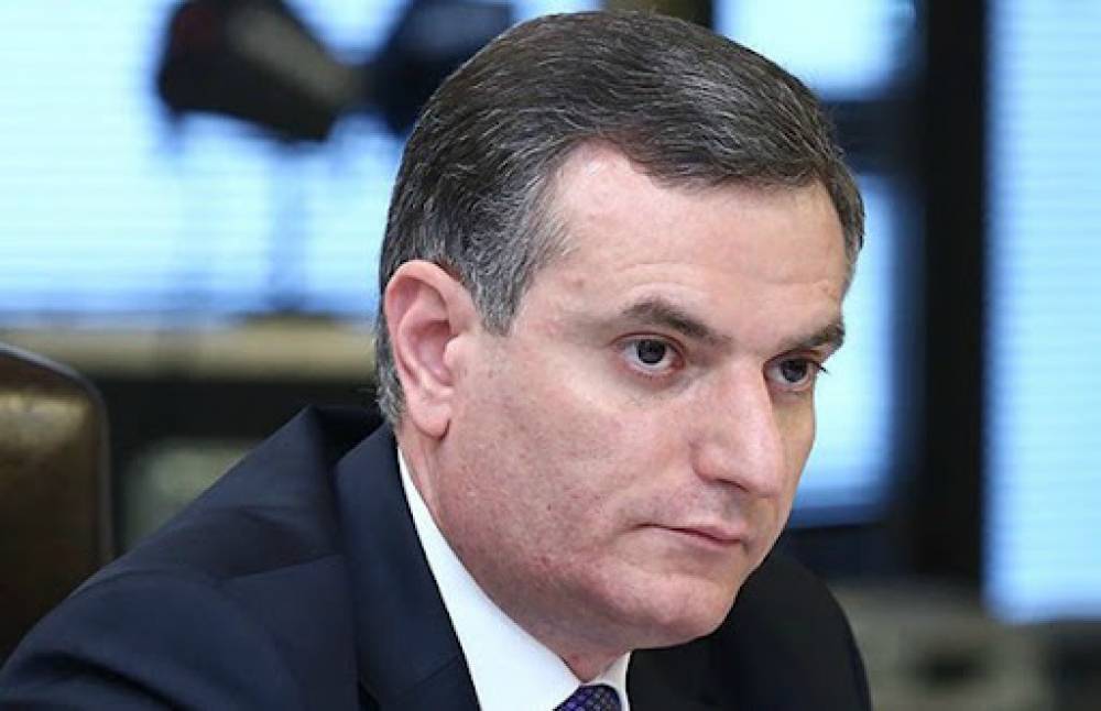 Մոսկվայի հետ հարաբերությունները խզելու և Արևմուտքի հետ դաշինքի հույս ունենալու ճանապարհին, Նիկոլը Հայաստանի համար հերթական պարտությունն է կռում. Արտակ Զաքարյան