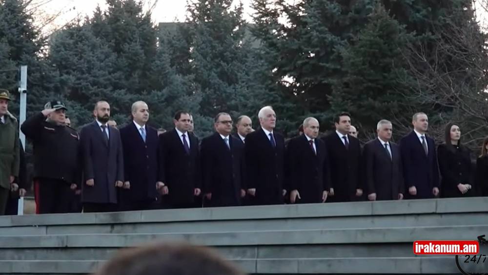 «Ախռանիկներով», մեծաթիվ ոստիկաններով իշխանականները եկան «Եռաբլուր»․ փակվեց լրագրողների մուտքը