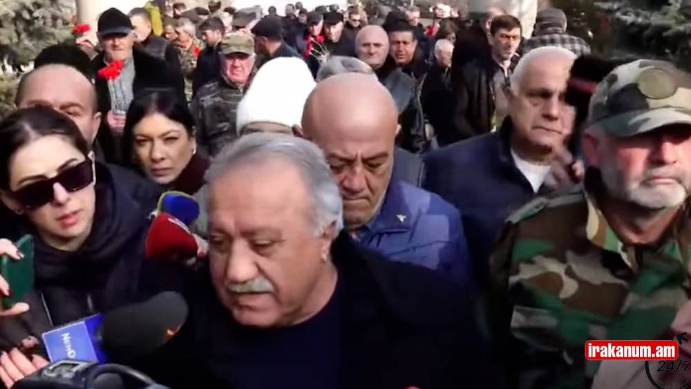 Սասուն Միքայելյանի «դուխը»․ Ալիևի հոխորտանքներին չպատասխանողը «մունաթ» է գալիս լրագրողների վրա
