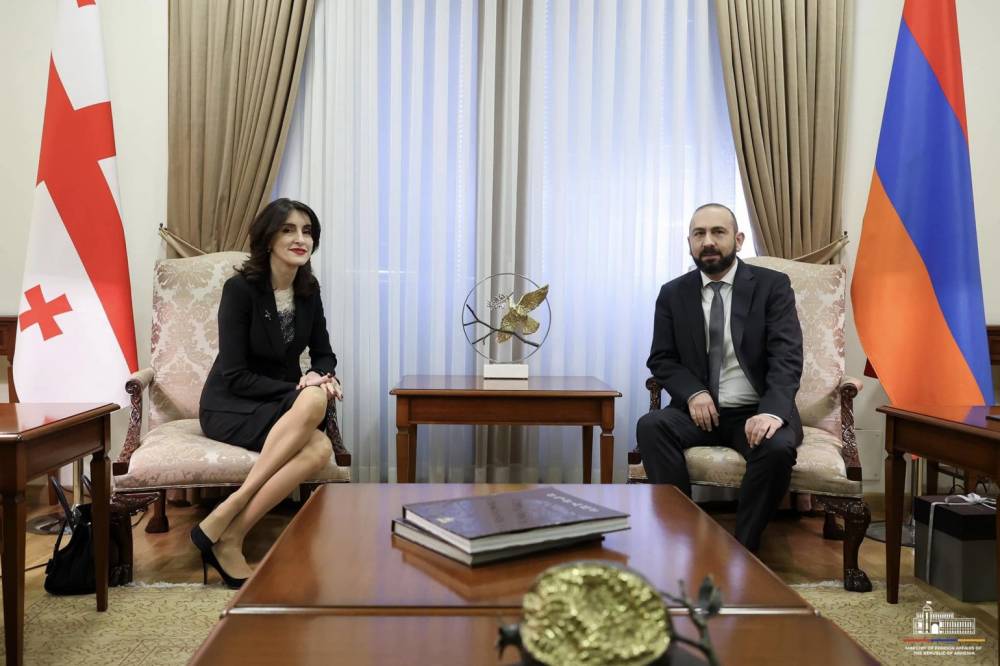 Ընթանում է Արարատ Միրզոյանի առանձնազրույցը Վրաստանի ԱԳ նախարար Մակա Բոճորիշվիլիի հետ
