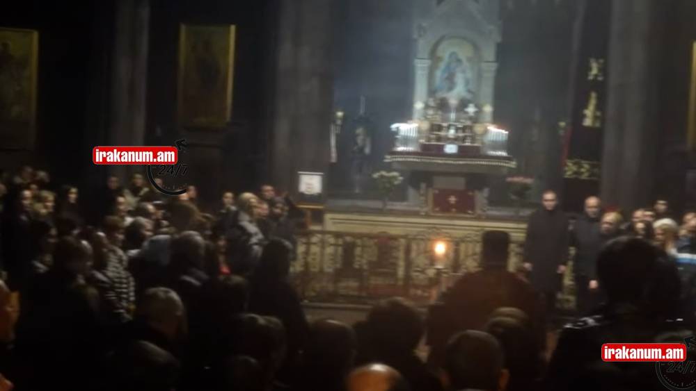 Ովքեր են ներկա Զառա Արամյանի հոգեհանգստին