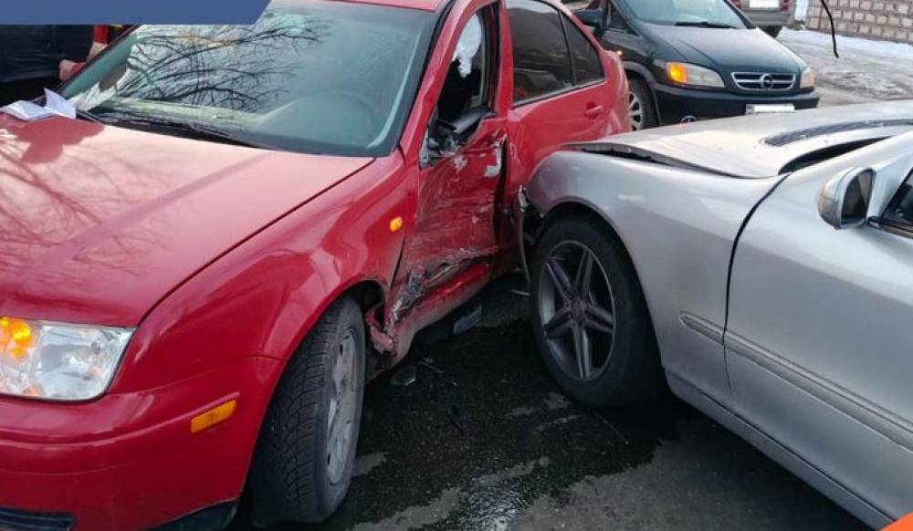 Վանաձորում մեքենաներ են բախվել․ տուժածը հոսպիտալացվել է բժշկական կենտրոն