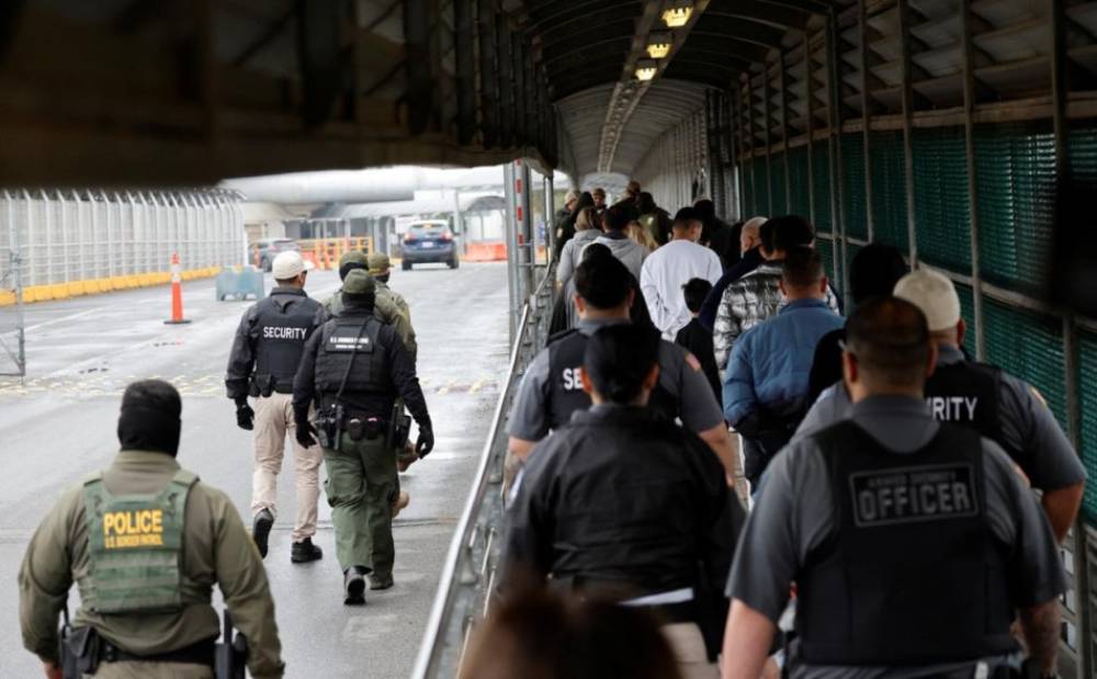 ԱՄՆ-ից արտաքսված հայերին ինքնաթիռով հասցրել են Երևան