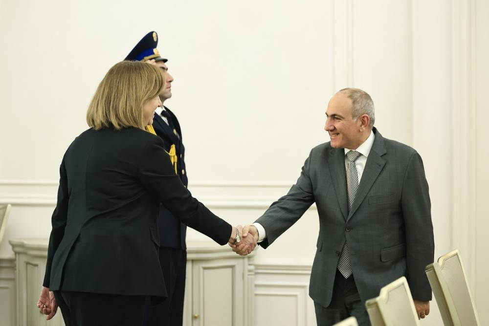 Փաշինյանը հրաժեշտի հանդիպում է ունեցել ՀՀ–ում ԱՄՆ դեսպանի հետ