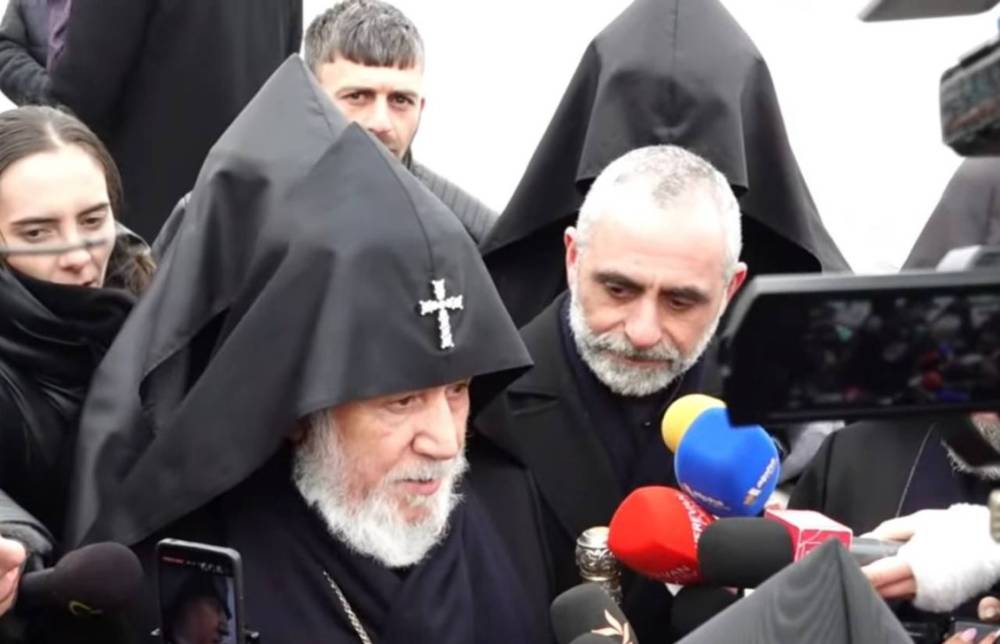 Եկել ենք «Եռաբլուր»՝ մեր խոնարհումը բերելու մեր զավակների հիշատակի առջև, աղոթելու առ Աստված մեր հայրենիքի խաղաղ, ապահով ու բարօր կյանքի համար. Վեհափառ Հայրապետ (Տեսանյութ)