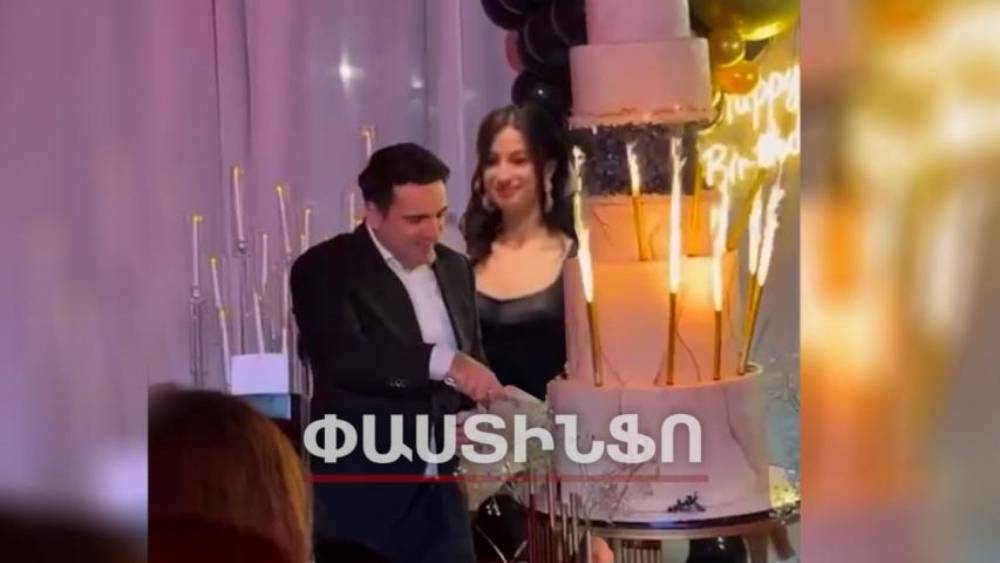 Ամոթ է. Ալեն Սիմոնյանը՝ իր ընկերոջ աղջկա հետ հանդիպելու մասին