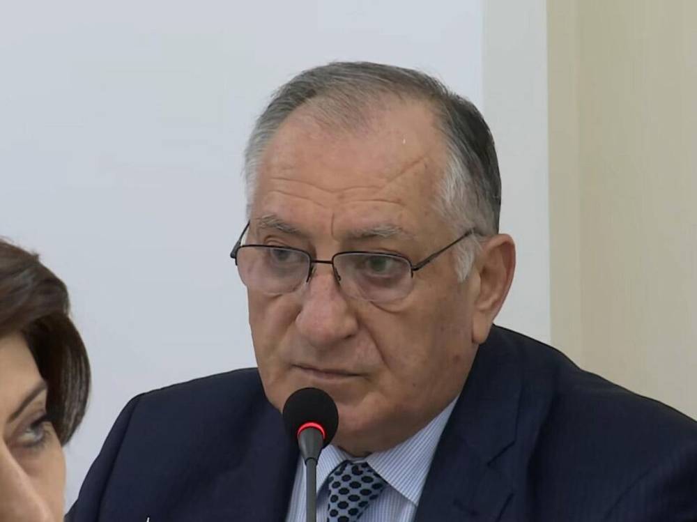 1,000 տոննա աղ ու ավազի խառնուրդ ենք ծախսել 2 գիշեր, հունվարի 23-ին ձյուն մաքրող բոլոր մեքենաները տեղակայված են եղել վարչական շրջաններում․ Արեյան