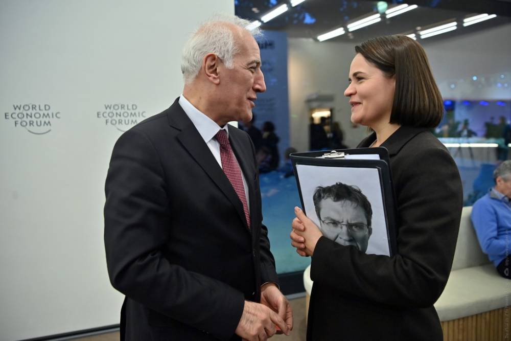 Դավոսում Վահագն Խաչատուրյանը տարածաշրջանային հարցերի շուրջ զրույցներ է ունեցել գործընկերների հետ