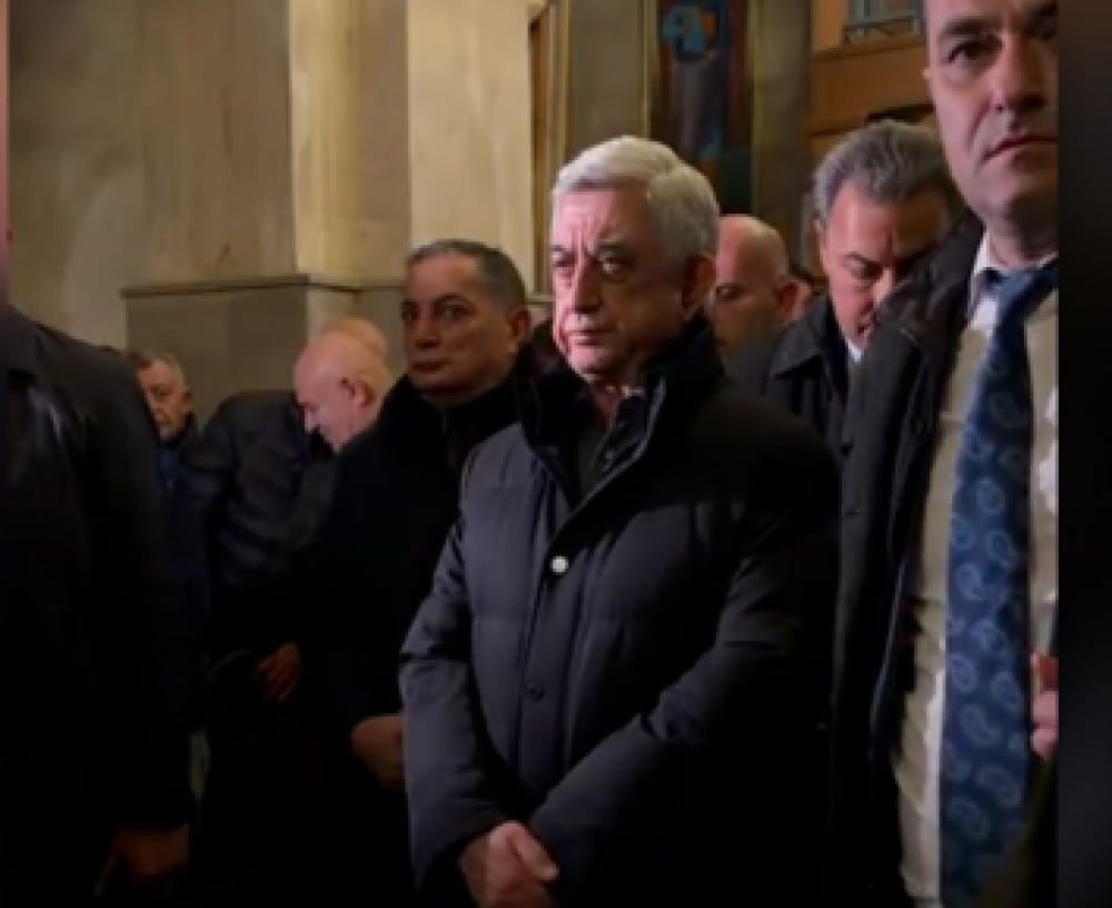 Սերժ Սարգսյանը ՀՀԿ-ականների հետ մասնակցում է Վազգեն Սարգսյանի հոր հոգեհանգստի արարողությանը