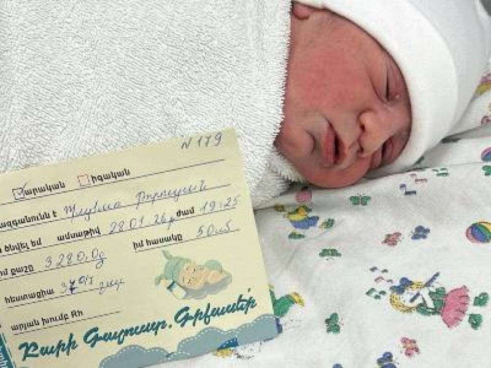 Պատերազմում զույգ որդիներին կորցրած Պայծառ Թորոսյանն այսօր որդի է ունեցել