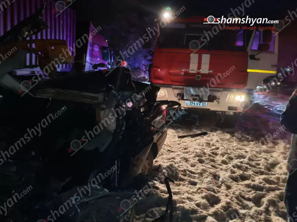 Երևան-Մեղրի ճանապարհին բախվել են «Mercedes»-ը և Իրանի քաղաքացու ավտոբուսը․ կա տուժած