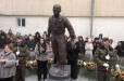 «Դիրքը հանձնողի...». N147 հիմնական դպրոցում բացվեց Արցախի հերոս Ռոբերտ Աբաջյանի արձանը