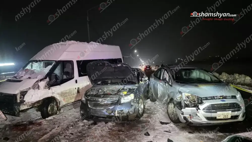 Խոշոր վթար Եղվարդում․ Հնդկաստանի քաղաքացիներ են տուժել