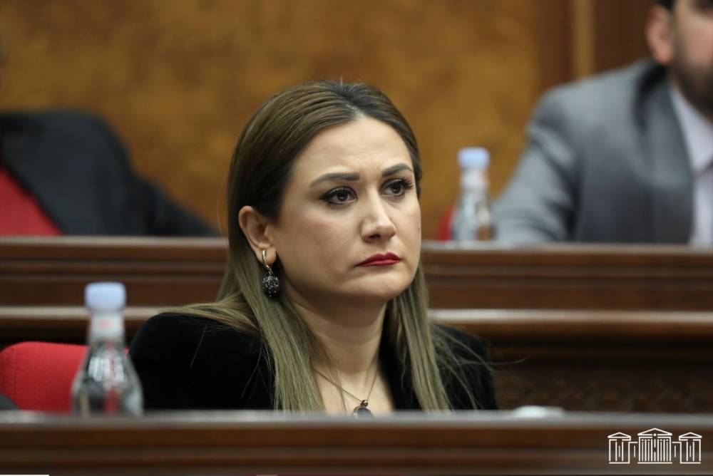 Պետական պաշտոնյան պետք է արժանապատիվ վարձատրվի. ՔՊ-ական Արուսյակ Ջուլհակյանը՝ պատգամավորների ստացած պարգևավճարների մասին