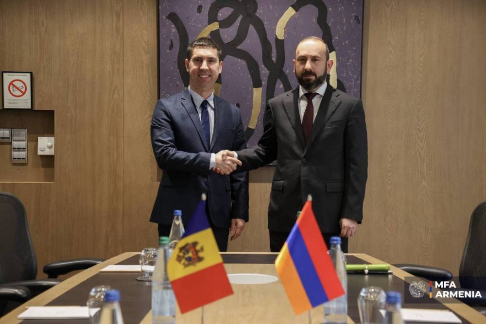 «Մտքեր են փոխանակվել խառնածին սպառնալիքների շուրջ». Միրզոյանը Մոլդովայի արտգործնախարարի հետ է հանդիպել