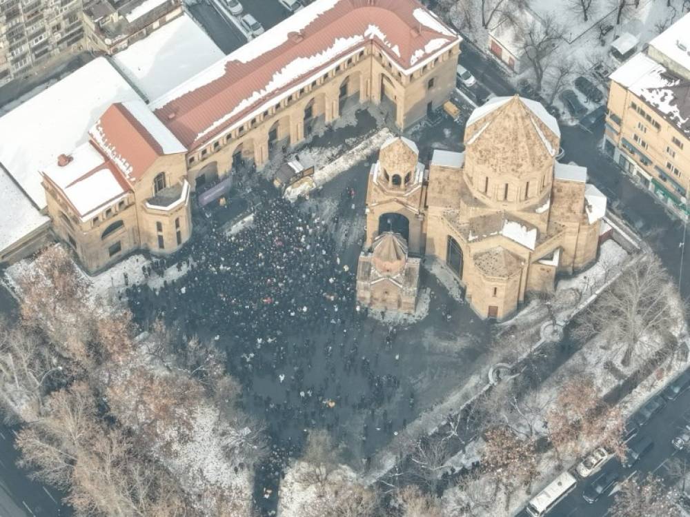 «Դուք մենակ եք, մենակ եք, մենակ եք». Ալեքսան Ալեքսանյանը՝ Փաշինյանի ուխտերթի մասին