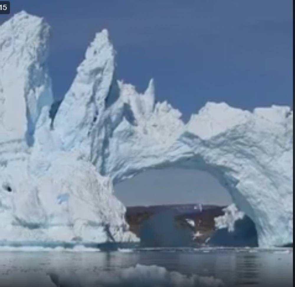 Զբոսաշրջիկները նկարել են,թե ինչպես  է փլվում սառցասարը.ուղիղ միացում