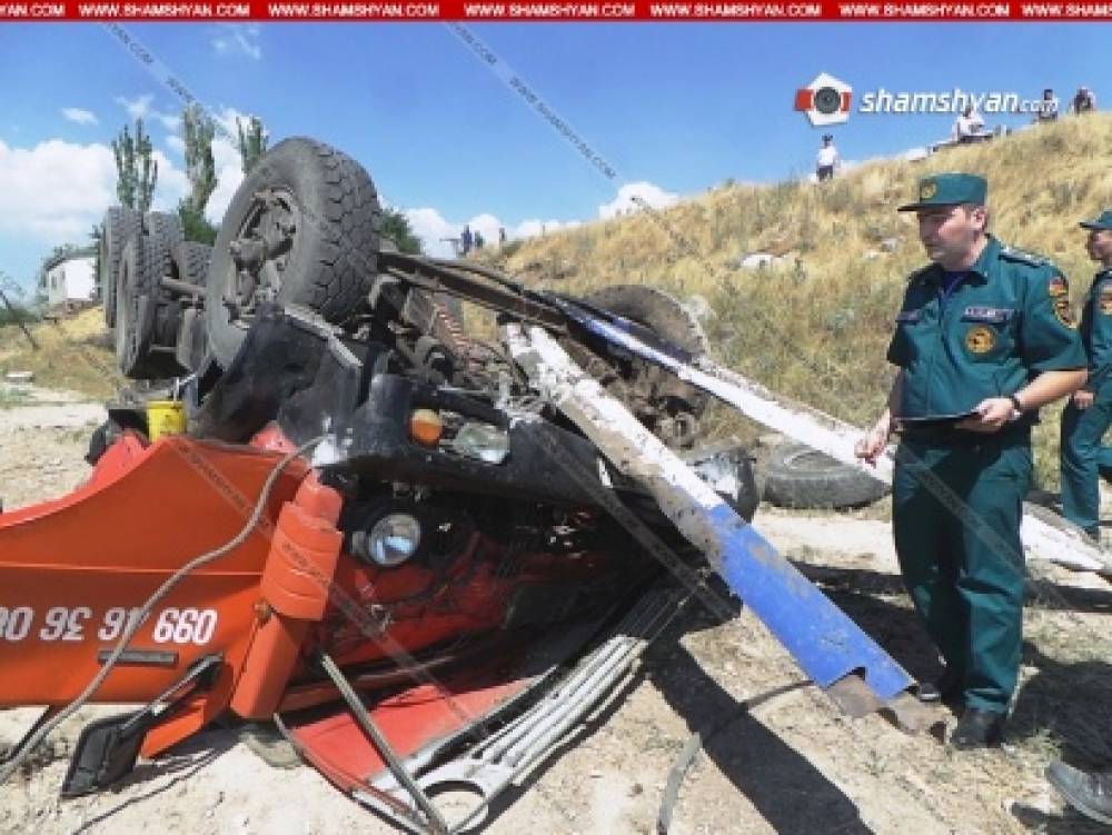 Տեսախցիկը արձանագրել է երեկ Կոտայքի մարզում КамАЗ-ի մասնակցությամբ ողբերգական ավտովթարի պահը. տեսանյութ