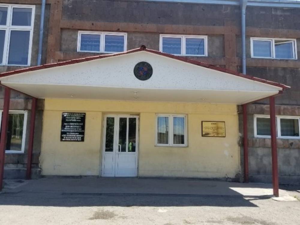 Վարակի նոր օջախ Գյումրիում․ ծերանոցի 55 շահառուներ են վարակվել, կա նաև մահացած. Aravot.am