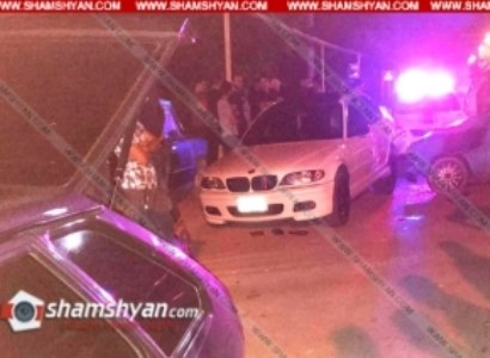 Արարատի մարզում 31-ամյա վարորդը «01»-ով բախվել է կայանված BMW-ին, BMW-ն էլ բախվել է մեկ այլ ավտոմեքենայի. կա վիրավոր