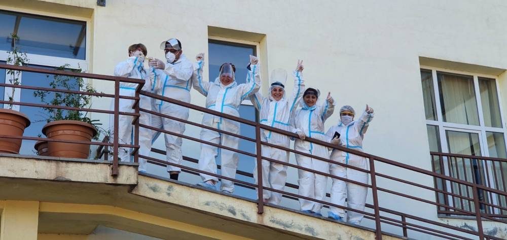 Երեւանի թիվ 1 տուն-ինտերնատում բոլոր վարակվածներն առողջացել են. նրանք այսպես են նշում հաղթանակը (լուսանկարներ)