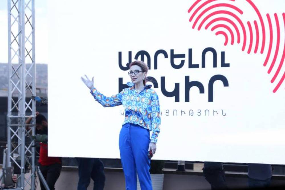 Դրսից քաղտեխնոլոգներ են գալու․ «Հրապարակ»