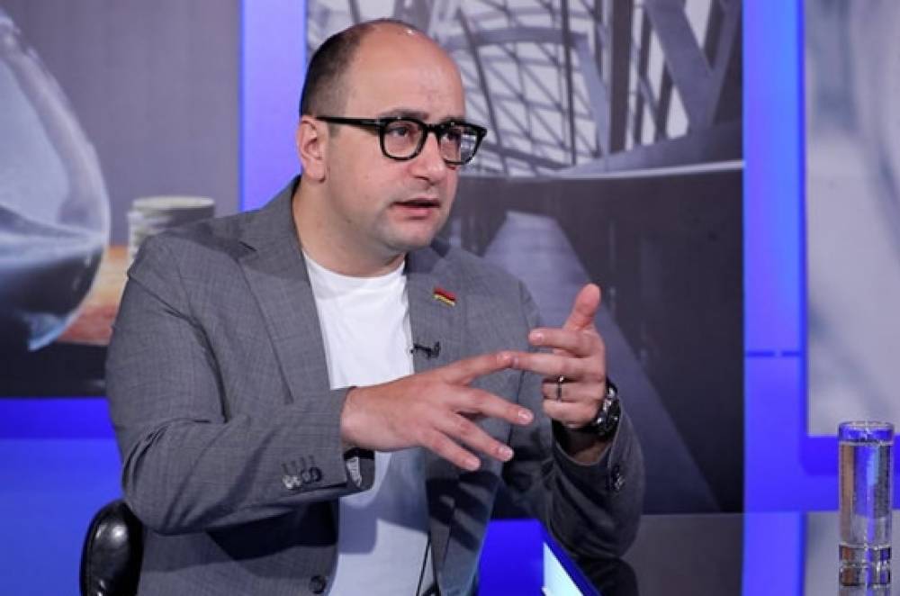 ՀՀ Սահմանադրության փոփոխության պահանջով Ադրբեջանը Փաշինյանի համար ներքին սպառման «հաղթանակ» է ուզում ապահովել․ Տարածքները տալուց հետո նա հերոսական դեմքով դուրս է գալու և ասի՝ Սահմանադրություն