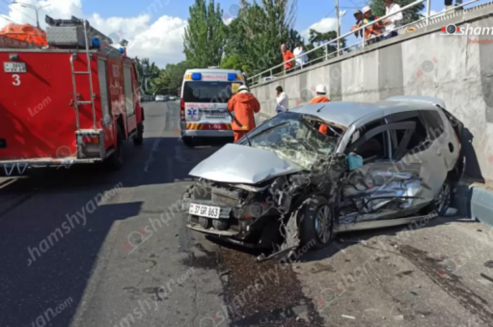 Երևանում բախվել է 4 մեքենա․ 3 հոգի տեղափոխվել է հիվանդանոց