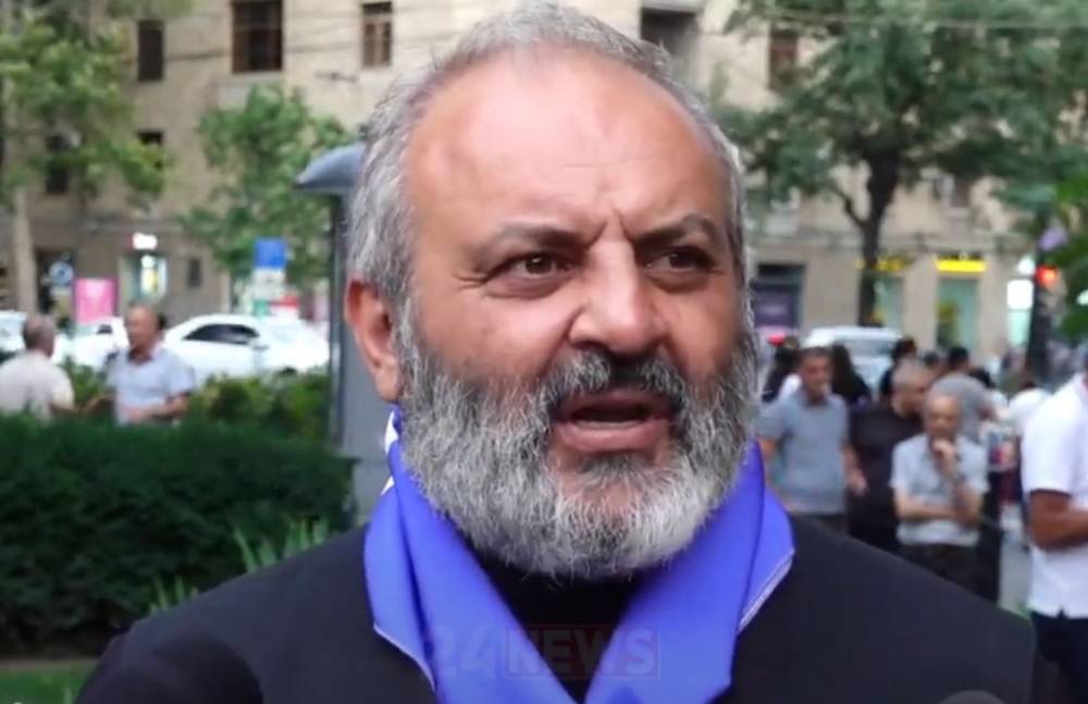 Սեպտեմբերի սկզբին Շարժումը քաղաքական առումով կակտիվանա, խմբեր են կազմվել. Սրբազան