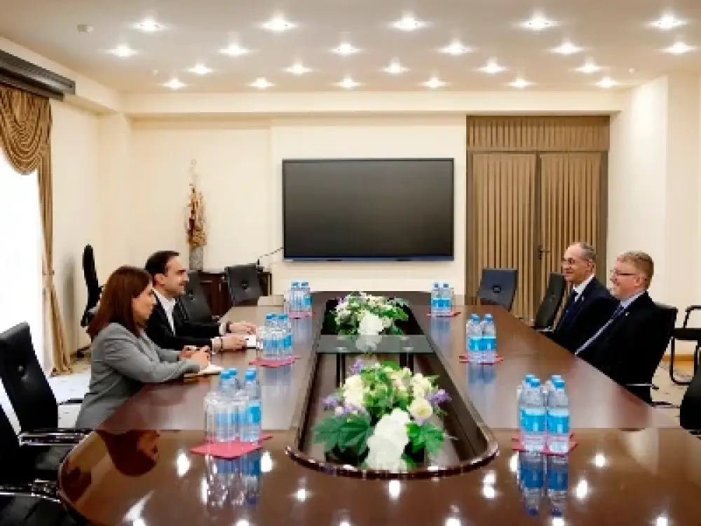 Ավինյանն ու Կանադայի դեսպանն անդրադարձել են Երևանի ու Մոնրեալի միջև երկկողմ հարաբերությունների օրակարգին