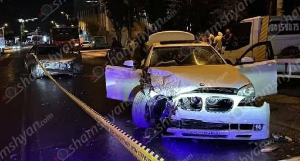 Խոշոր ավտովթար՝ Երևանում․ բախվել են BMW-ն ու Toyota-ն․ կան վիրավորներ