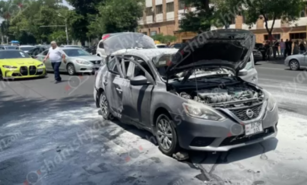 Արտակարգ դեպք՝ Երևանի կենտրոնում․ «Nissan»-ում պայթյուն է տեղի ունեցել․ կան վիրավորներ