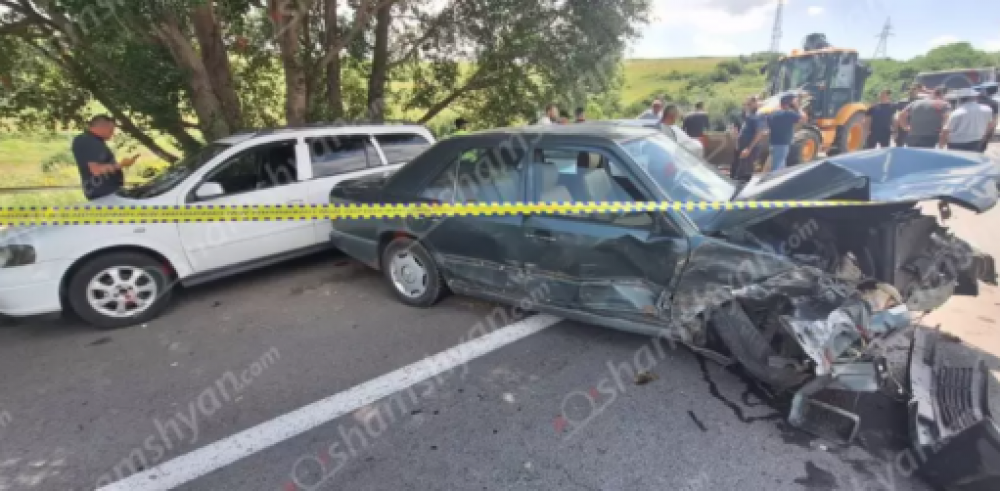 «Mercedes»-ը բախվել է «ԶԻԼ»-ին, վրաերթի ենթարկել հետիոտնին և հարվածել 2 «Opel»-ի․ հետիոտնը մահացել է
