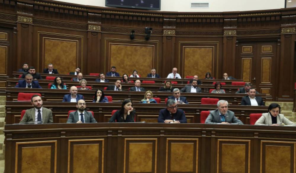 Շարունակվում է ԱԺ արտահերթ նիստը` ուղիղ