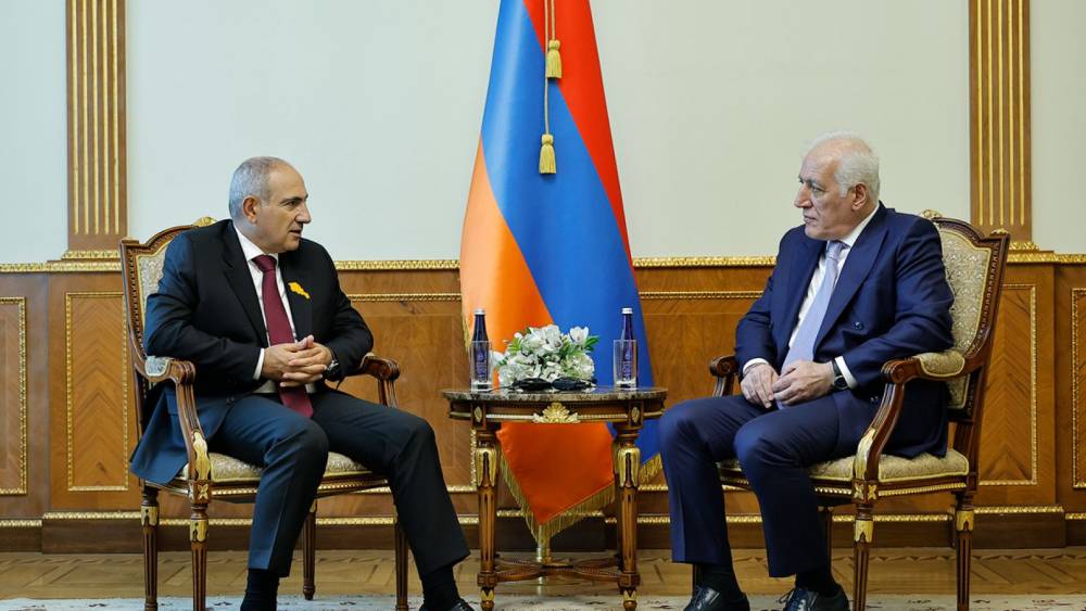 ԵԱՏՄ-ի հետ կապված խնդիրները նոր հնարավորություններ են բերել. Փաշինյանն ու Խաչատուրյանն են հանդիպել