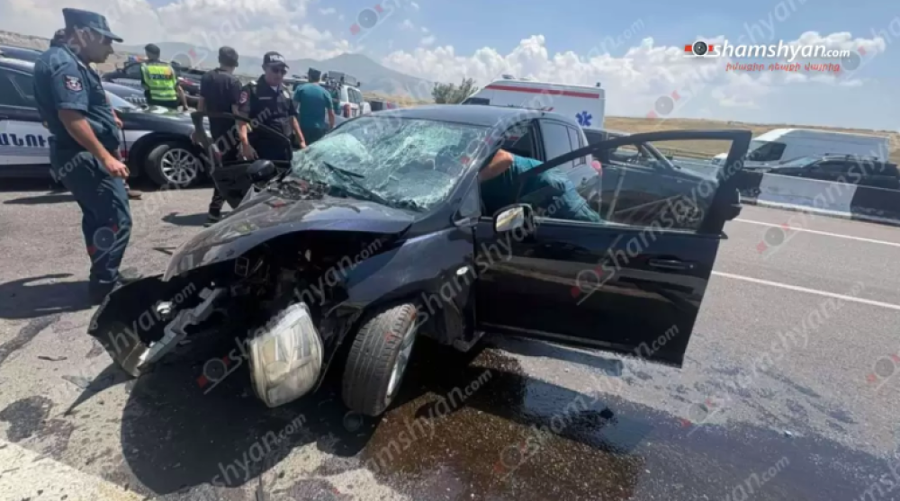 Երևան–Սևան–Իջևան ավտոճանապարհին 30-ամյա վարորդը «Nissan Tiida»-ով բшխվել է կամրջի երկաթբետոնե արգելապատնեշներին․ կան վիրшվորներ