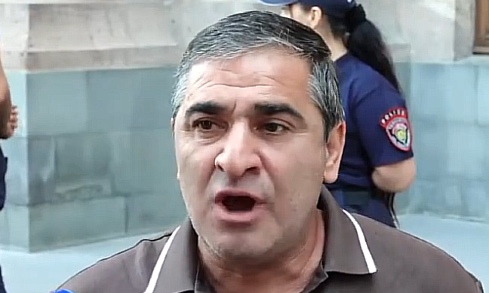 «Ոչ մի հարց էլ լուծած չի, էդ ու՞մ հետա հանդիպել Պապոյանը»