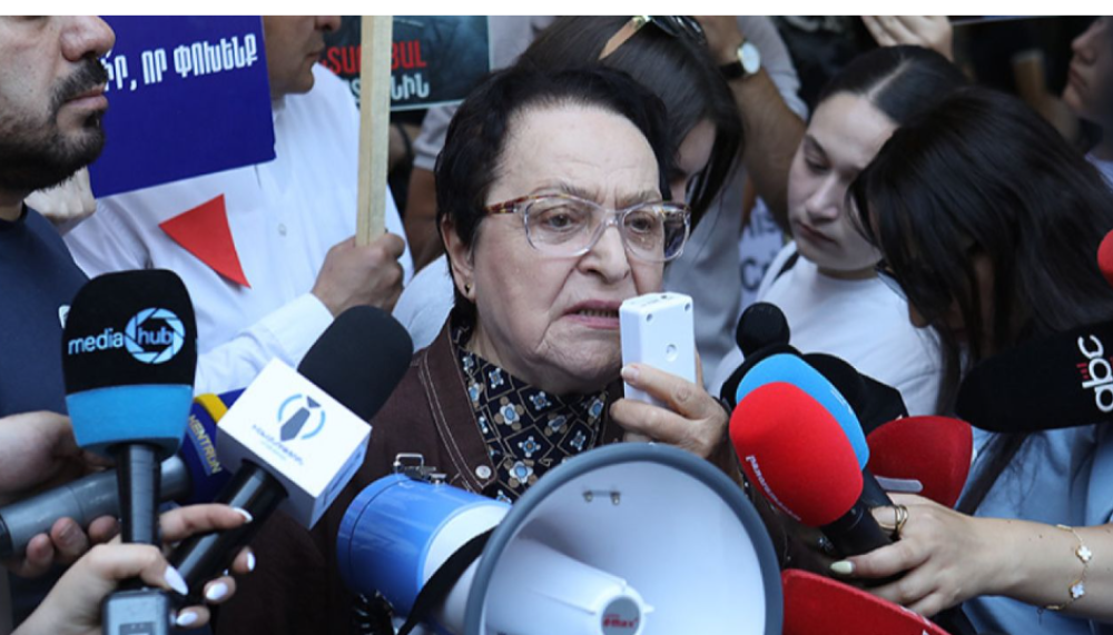 Ursula, shame on you. Լարիսա Ալավերդյան