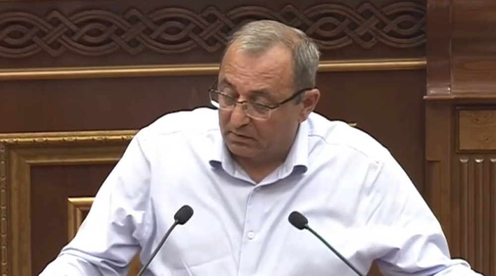 «Դուք ո՞վ եք, որ ասեք՝ ինչ անենք, պիտի որոշեք՝ ով հաց ուտի» կռիվ սկսվեց Մինասյանի և ՔՊ-ականների միջև