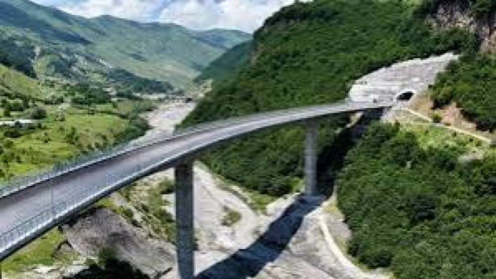 Ավարտվել է դեպի Լարս տանող նոր թունելի կամուրջներից մեկի շինարարությունը