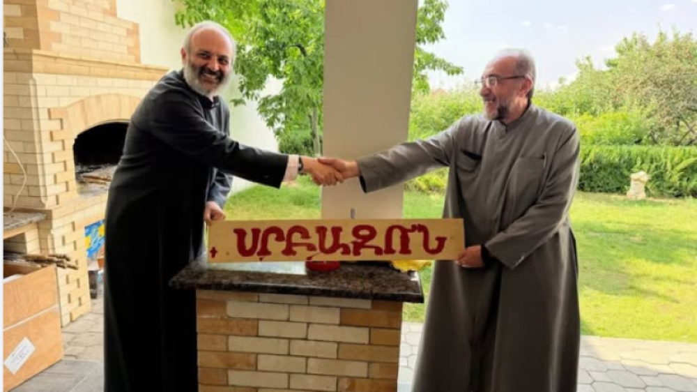 Միքայել Սրբազանն այցելել է Բագրատ Սրբազանին