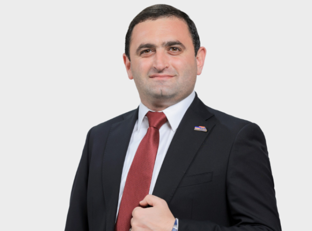 «Ուժեղ Հայաստան» կուսակցության պատգամավոր Հայկ Սուքիասյանը ազատ արձակվեց դատական նիստերի դահլիճից