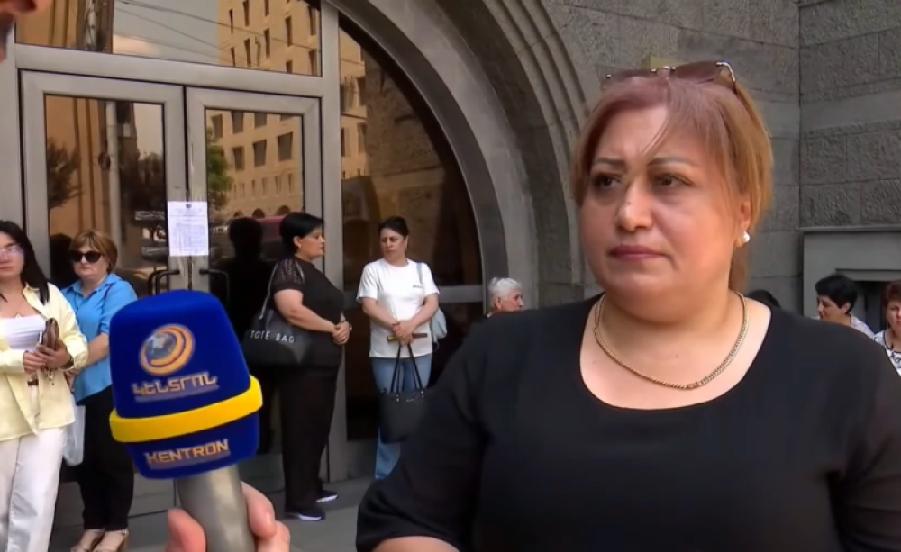 Ամեն ինչ վարչապետի խղճին է, ու՞ր է իրենց ժողովրդավարությունը, 1 շաբաթ է չենք աշխատում, մարդիկ վարկերի տակ են. բողոքի ակցիա՝ «Նոյ» գործարանի դիմաց