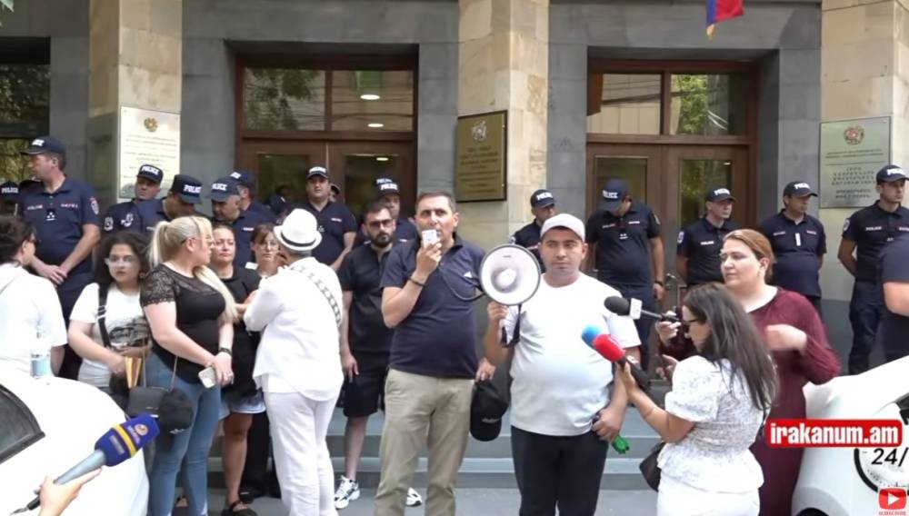 Ծառուկյանն էդ ի՞նչ էր արել, որ այդպես մտաք նրա տուն, քացով մտել եք անամոթաբար․ Աբովյան