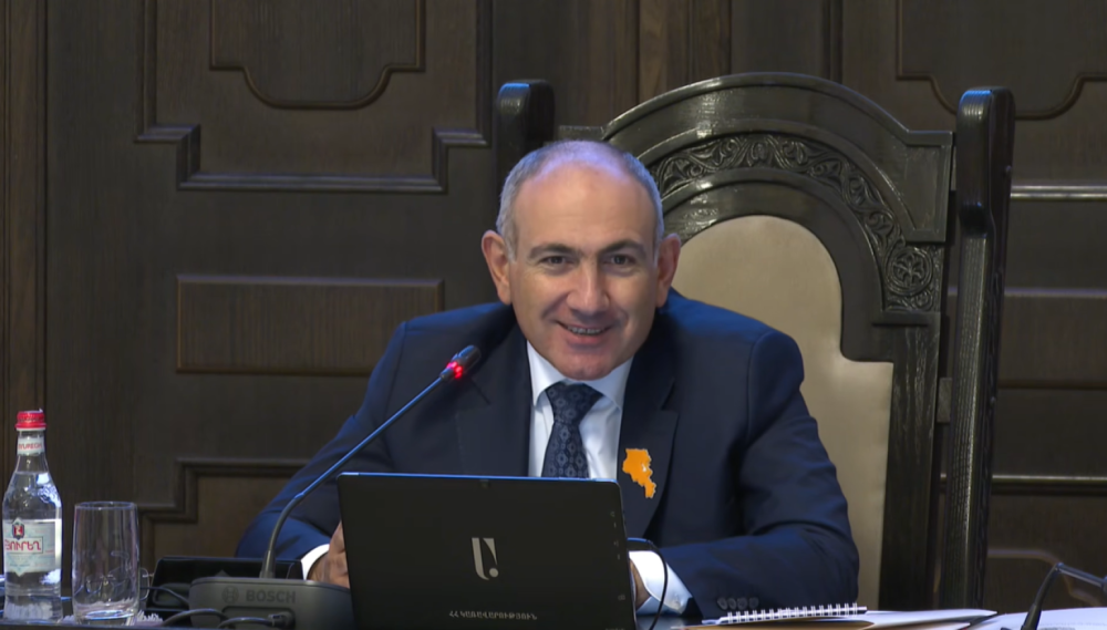 Պապայի արև մենք ձեր անձնական տվյալների հետ գործ չունենք. Փաշինյանը՝ հեռախոսները վերահսկելու մասին