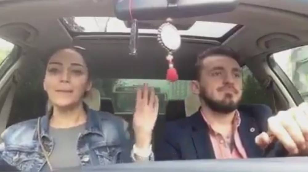 Նստել եմ թախտին սպասում եմ բախտին,թե երբ կգա, ինձ կտանի իմ լեննականցին.տեսանյութ