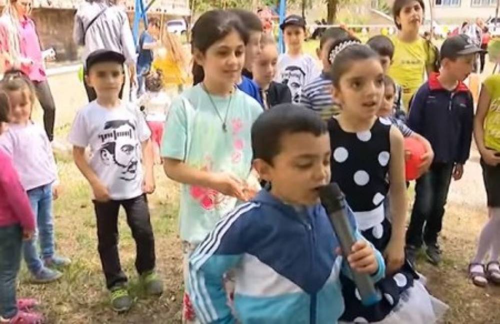 «Գագիկ Ծառուկյան» հիմնադրամը 100-ավոր խաղասարքեր է տրամադրել Աբովյան քաղաքին (տեսանյութ)