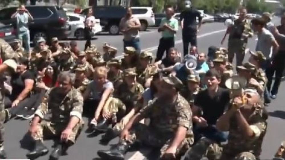 Բողոքի ակցիա ԱԱԾ-ի դիմաց՝ հաջակցություն Մանվել Գրիգորյանի.Ուղիղ