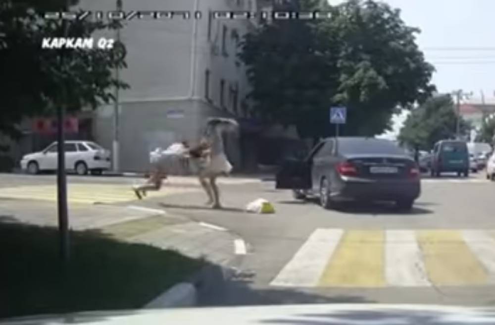 Կանանց կռիվը փողոցի կենտրոնում,միջամտել են նաև տղամարդիկ (տեսանյութ)